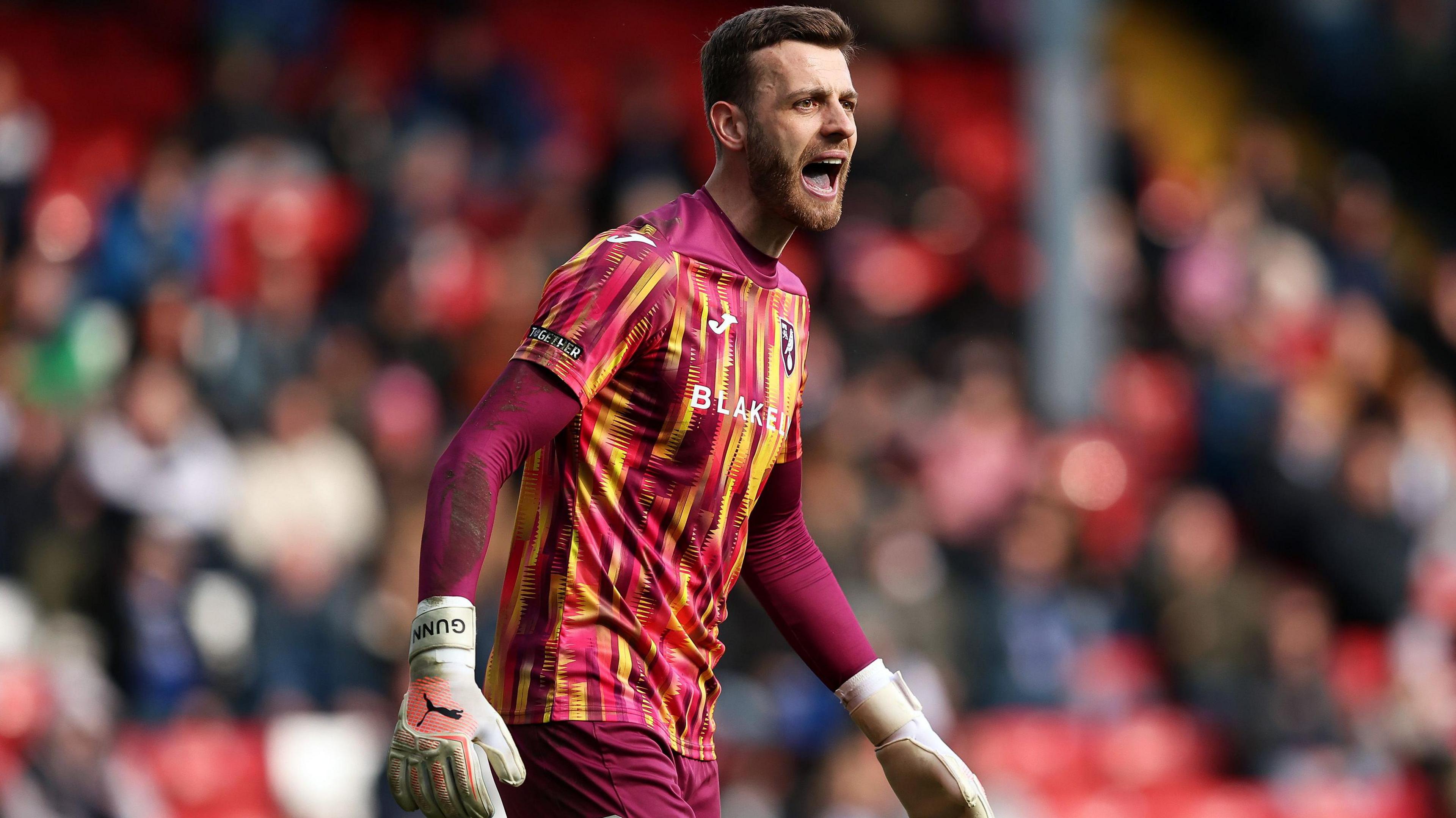 Norwich City's Goalkeeper Angus Gunn in Contract Limbo: What's Next for the Canaries' Star?