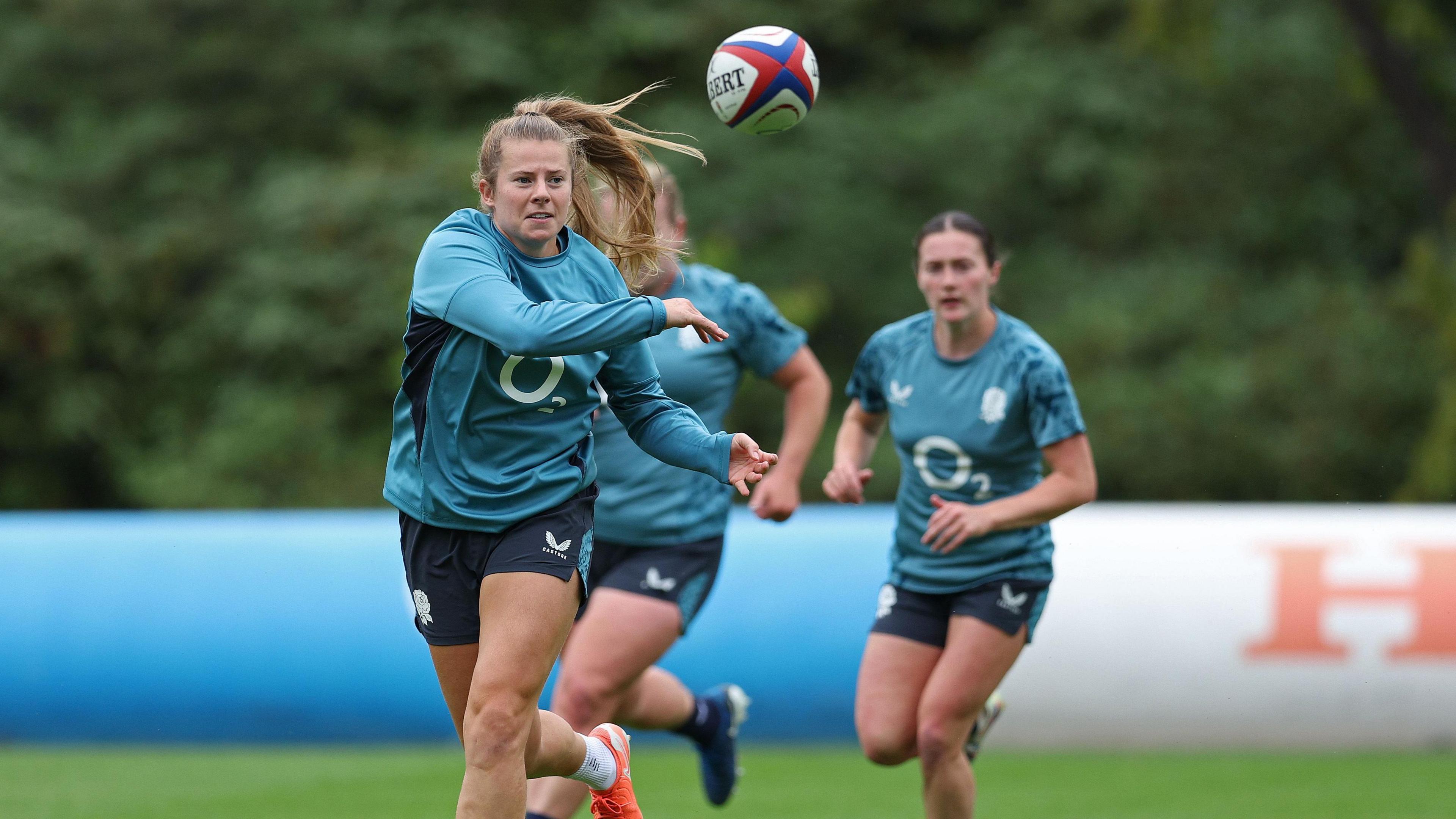 Red Roses Forge World Cup Ambitions: Squad Depth Tested in Spain Warm-Up Clash