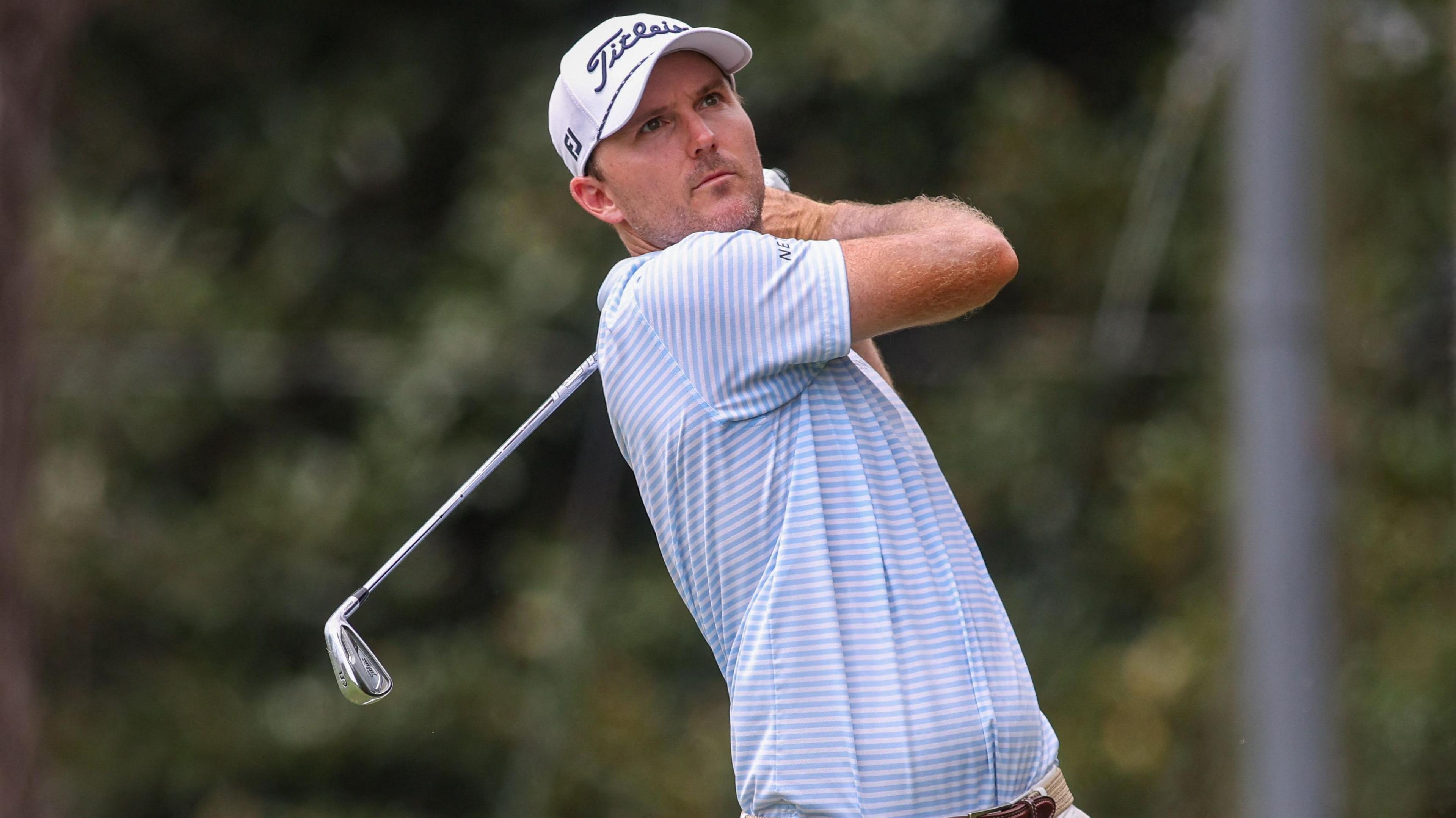 Russell Henley Dominates Tour Championship Opening Round with Scheffler Close Behind