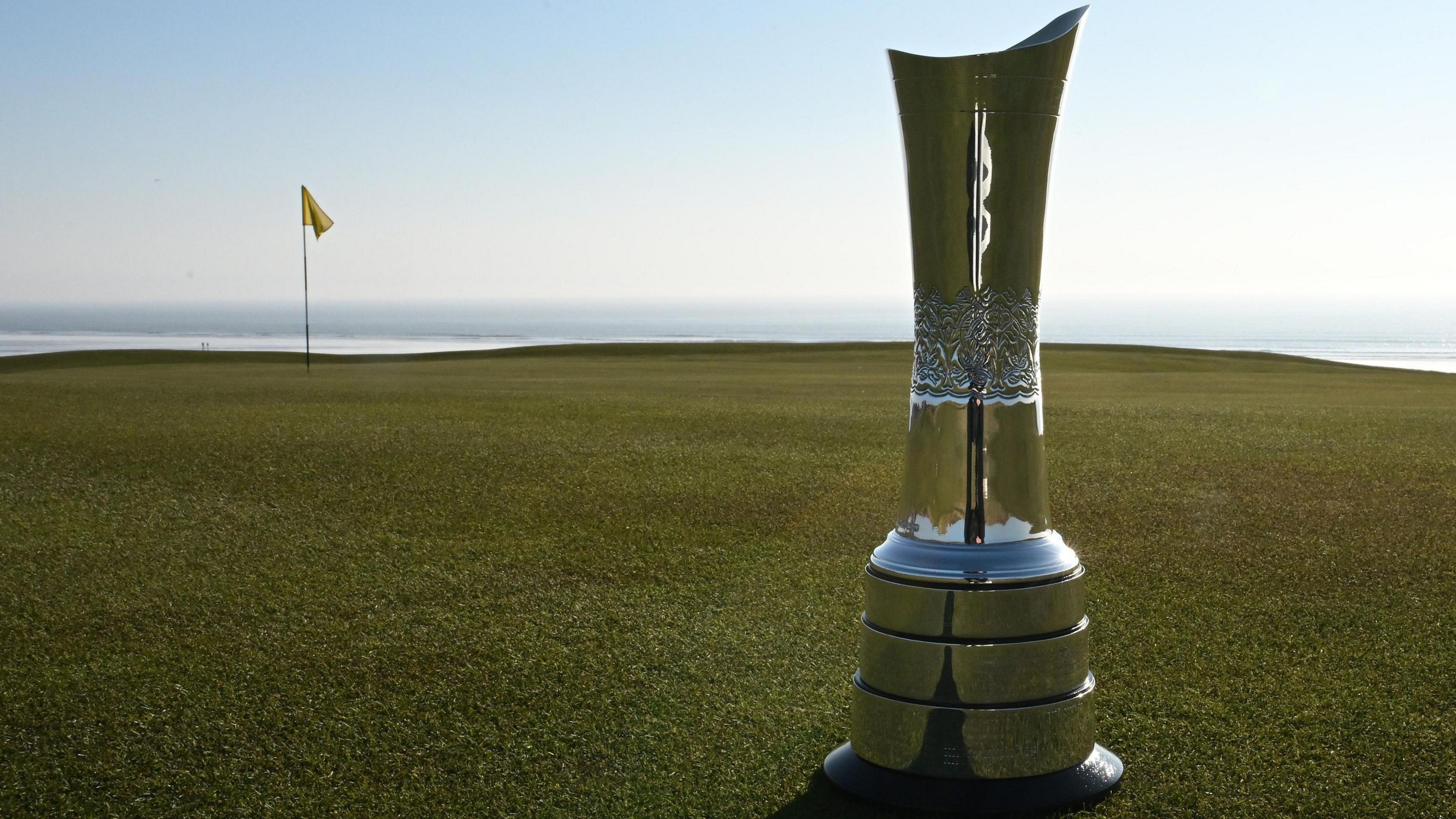 Lottie Woad Takes Center Stage as AIG Women's Open Kicks Off in Wales