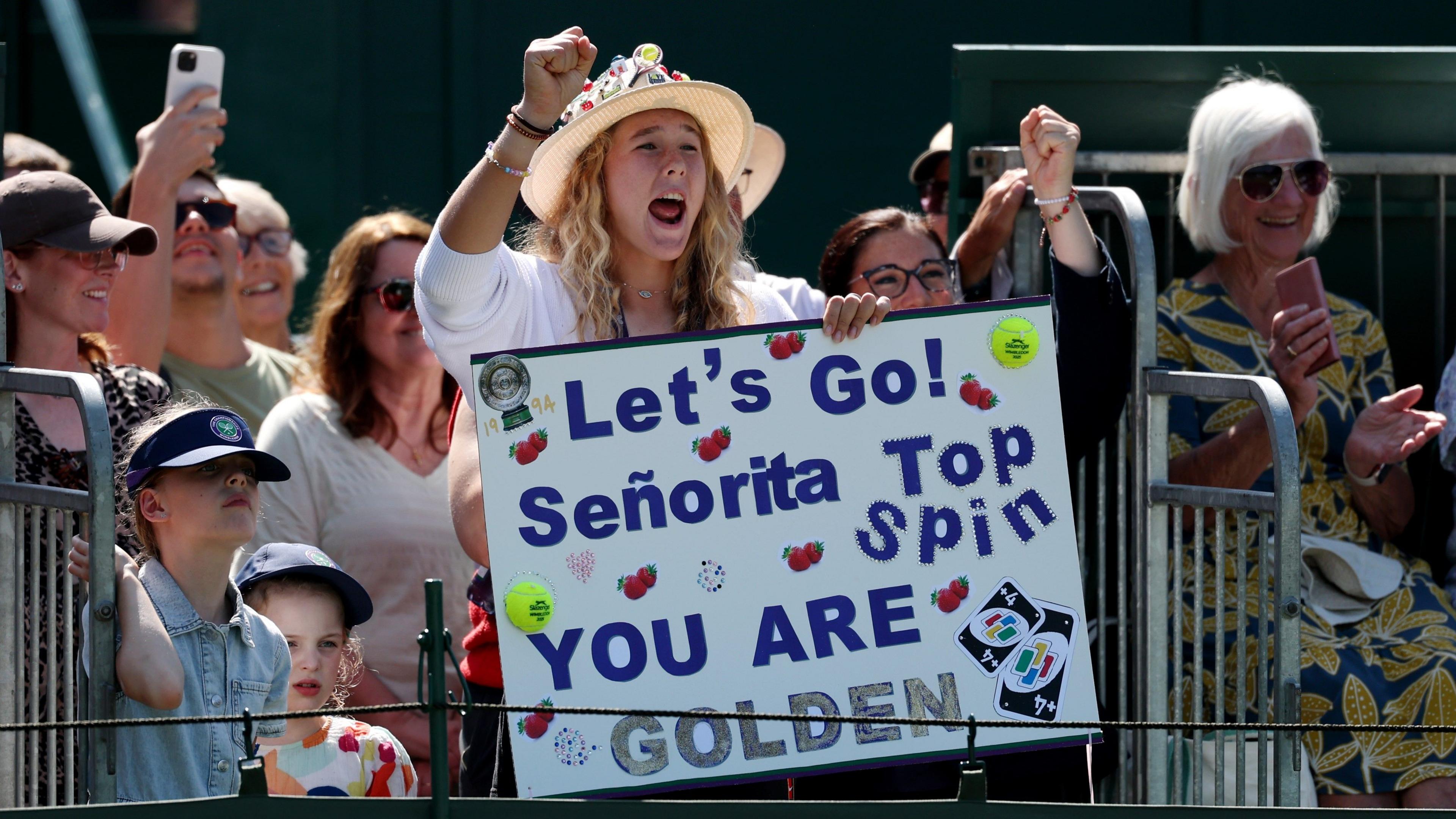 Mirra Andreeva Cheers Coach Martinez to Victory at Wimbledon Invitational Doubles