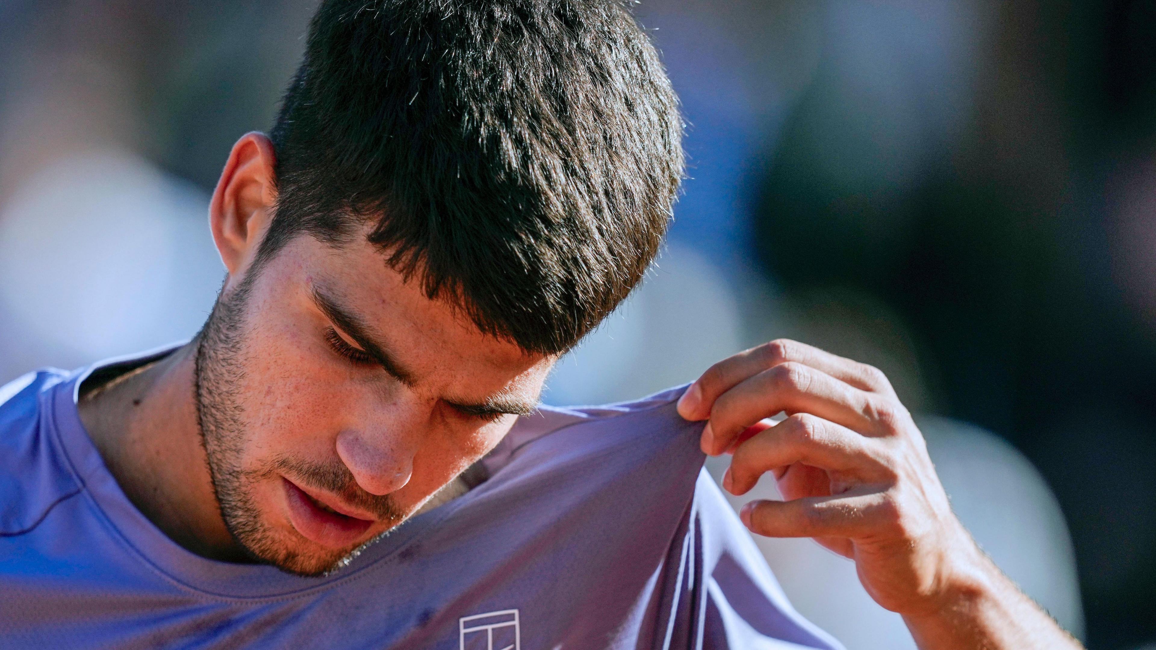 Carlos Alcaraz Withdraws from Madrid Open Due to Injury, Eyes French Open Title Defense