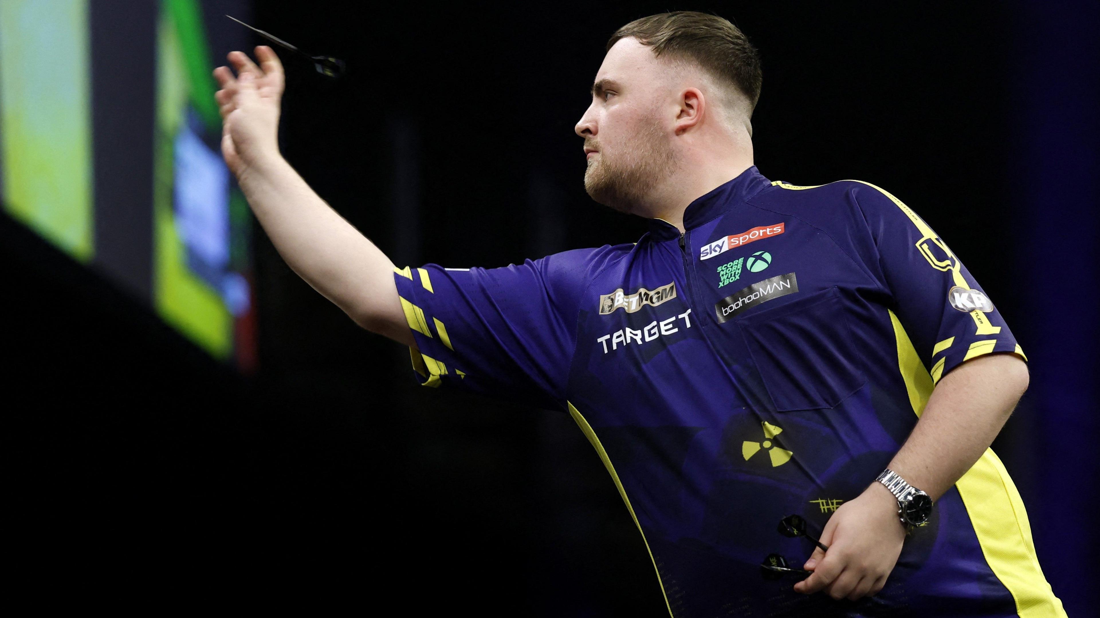 Luke Littler Advances to NZ Masters Quarter-Finals Amid Humphries' Struggles