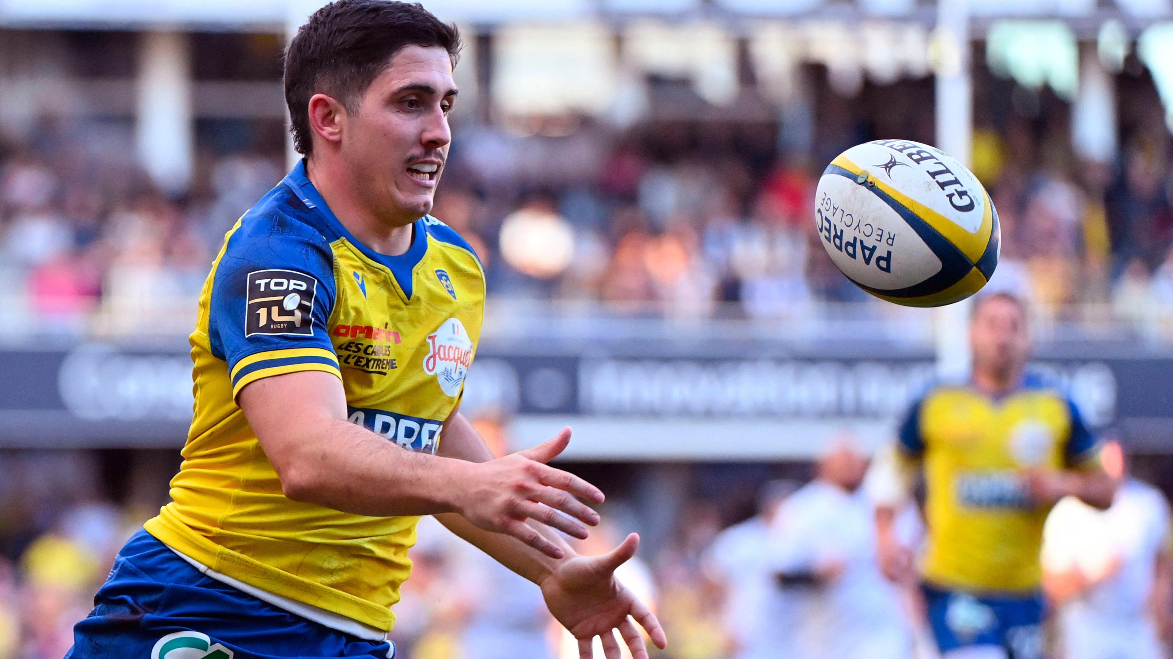 Northampton Saints Secure French Fly-Half Anthony Belleau for Next Season