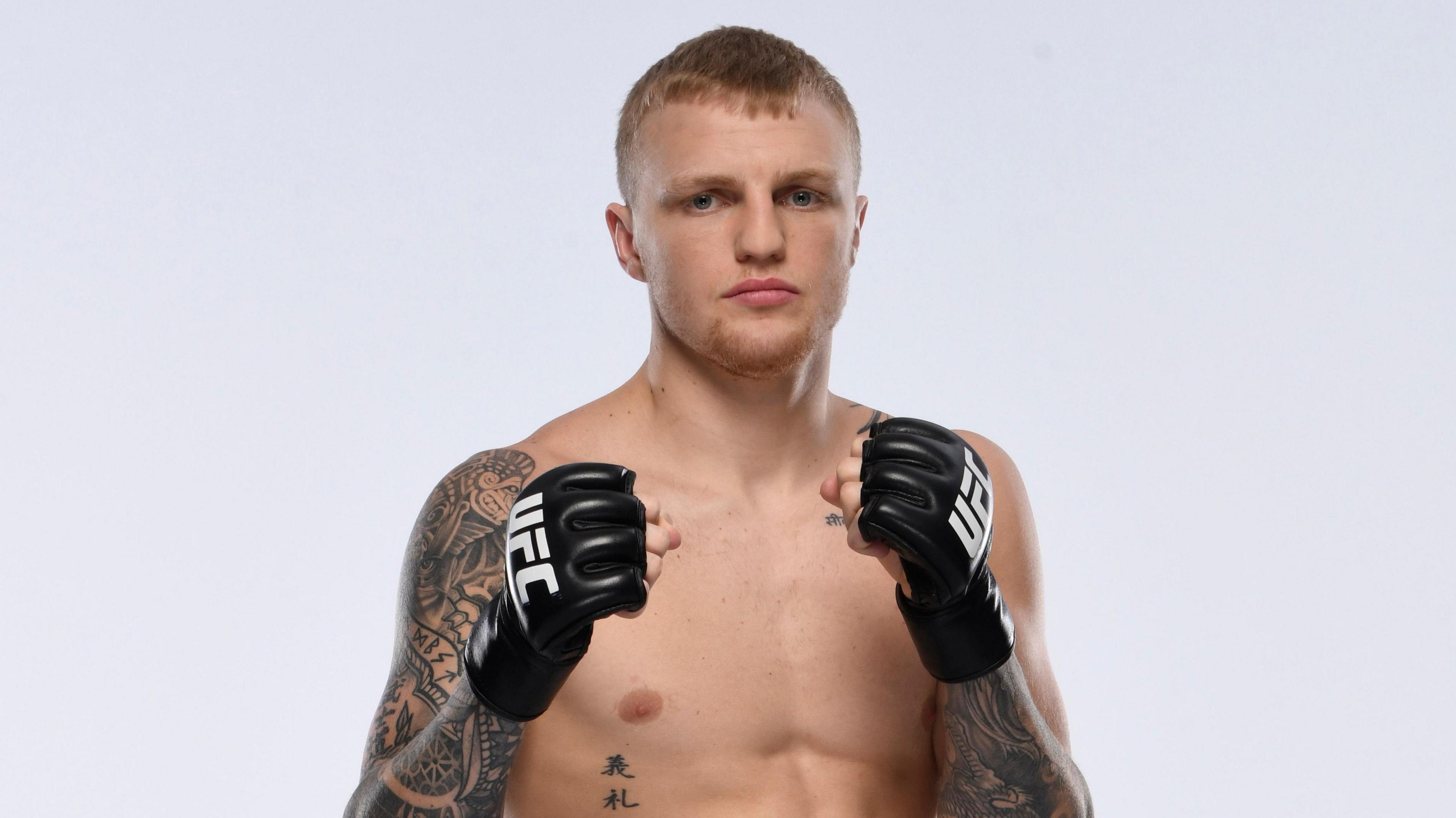 Mason Jones Reclaims UFC Spot: Welsh Lightweight's Road to Redemption