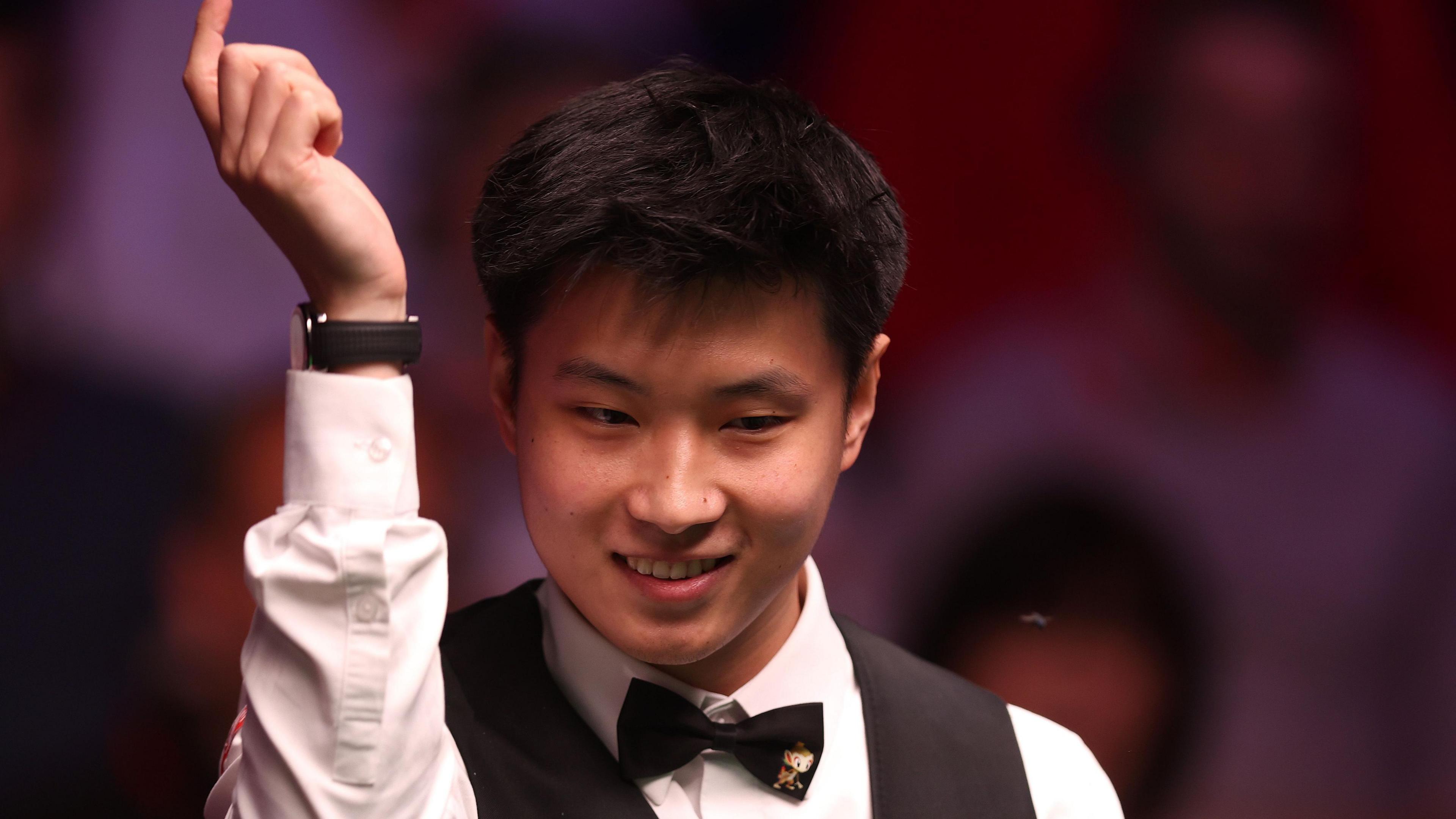 Zhao Xintong Dominates Mark Williams in World Snooker Championship Final Opening Session
