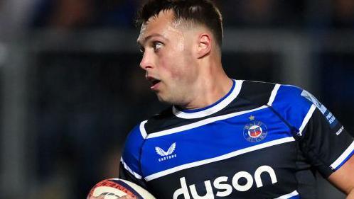 Rising Star Tom Carr-Smith Extends Contract with Bath Rugby: A Promising Future