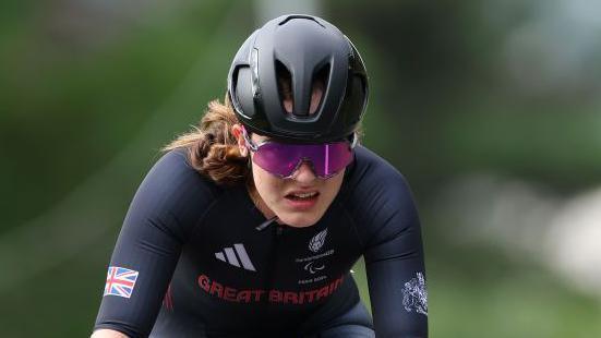 Daphne Schrager Dominates Para-cycling Road World Cup with Double Victory