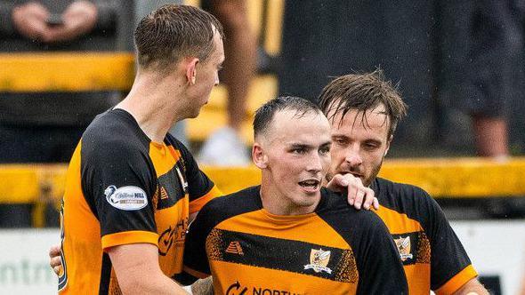 Alloa Athletic Stuns Airdrieonians to Advance in Premier Sports Cup