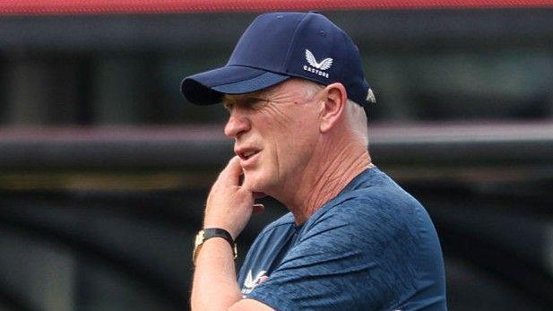 Everton's Transfer Woes: Moyes Faces Race Against Time to Strengthen Squad