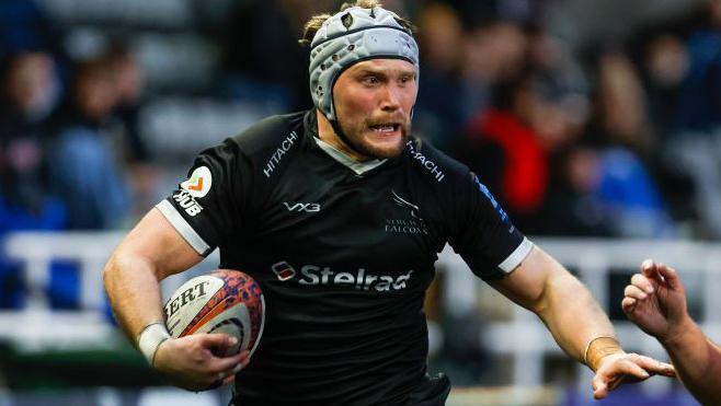 Ollie Leatherbarrow Secures New Contract with Newcastle Falcons: A Rising Star in Rugby Union