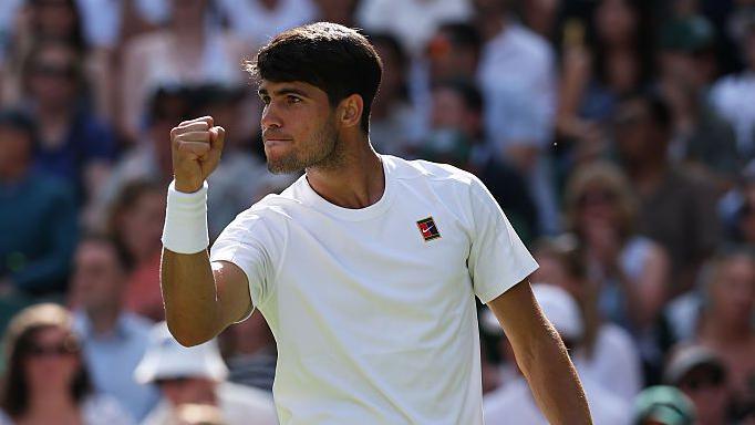 Carlos Alcaraz Triumphs Over Jan-Lennard Struff in Thrilling Wimbledon Clash