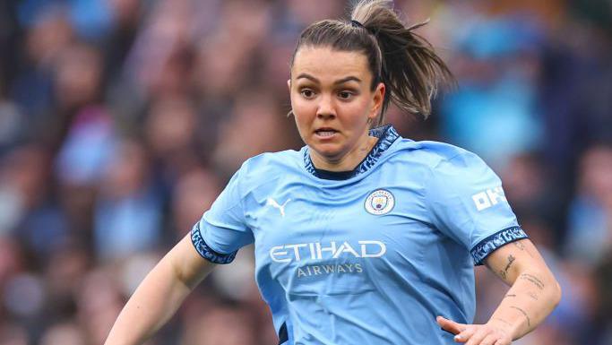 Manchester City Secures Laura Wienroither in a Strategic Move Until 2027