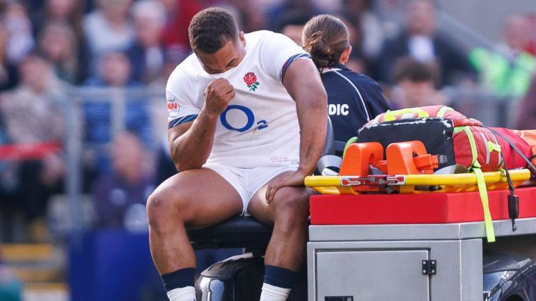 Ollie Lawrence's Injury: England's Challenge to Overcome Setback in Six Nations