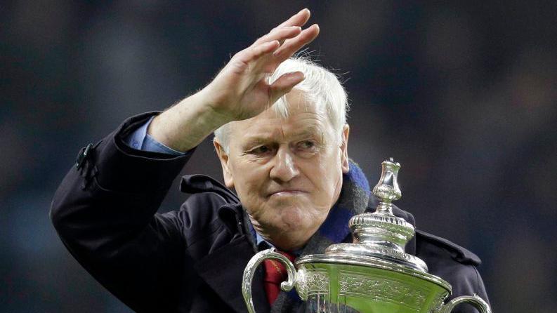 The Legendary Footballer Peter McParland Passes Away
