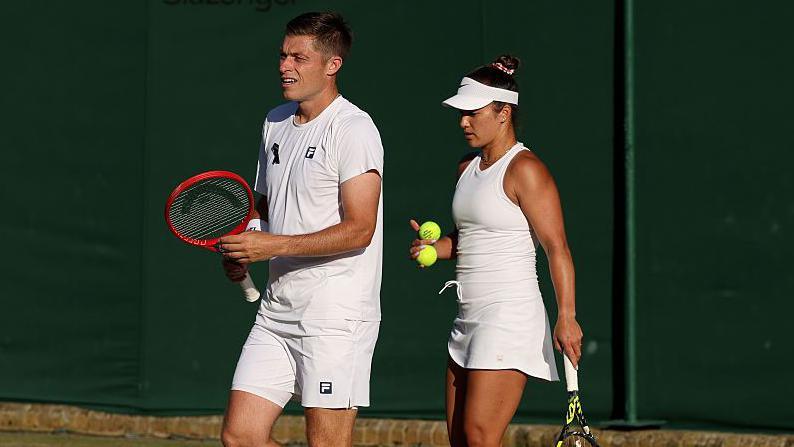 Wimbledon 2023: Skupski and Krawczyk Advance to Mixed Doubles Quarter-Finals
