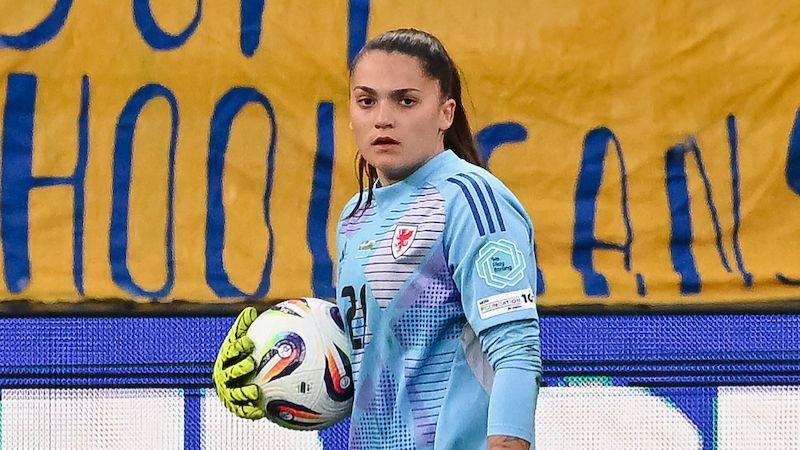 Safia Middleton-Patel Draws Strength from Lucy Bronze's Autism Advocacy in Women's Football