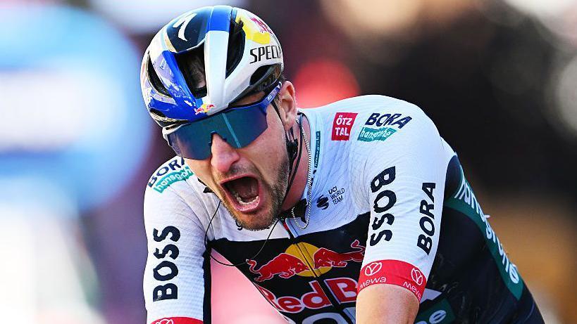 Nico Denz Triumphs in Giro d'Italia Stage 18 as Del Toro Holds the Pink Jersey