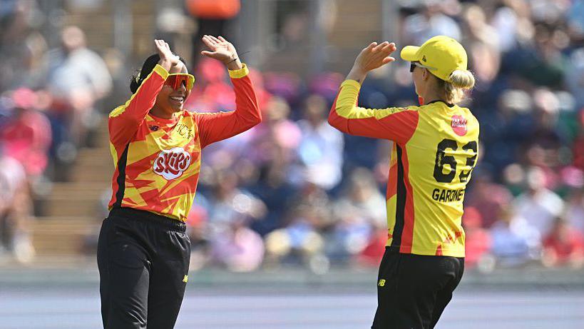 Spin Queens King & Gardner Orchestrate Trent Rockets' Thrilling Survival in The Hundred Women's Clash