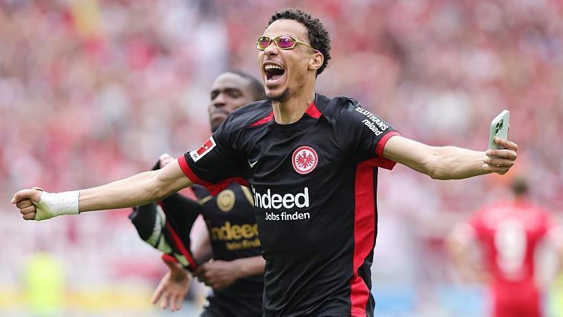 Ekitike's Arrival: Slot's Tactical Evolution Towards Klopp's Legacy