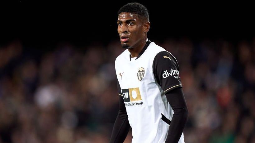 Arsenal's Strategic Defensive Overhaul: Securing Valencia's Rising Star Mosquera
