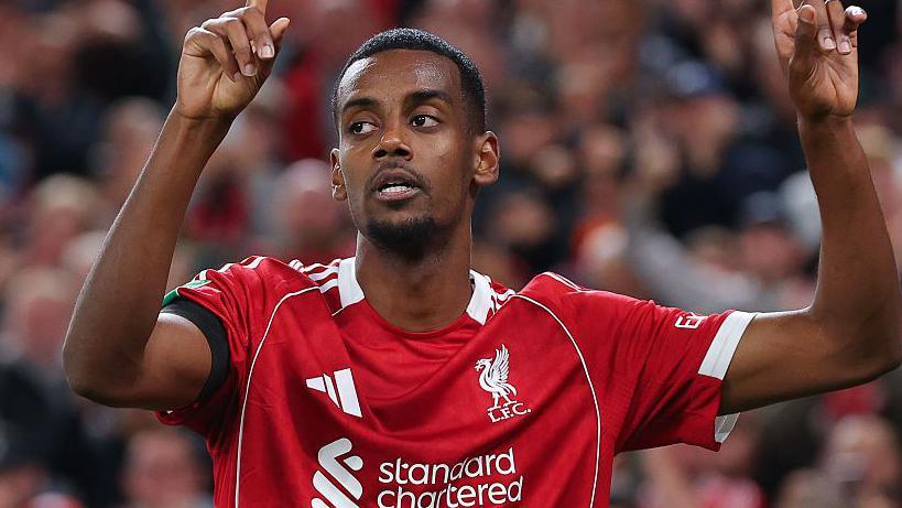 Carabao Cup Fourth Round: Liverpool Face Crystal Palace, Newcastle vs Tottenham, and Welsh Derby Highlights