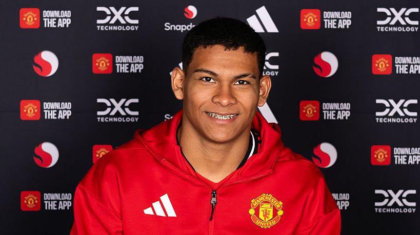 Diego Leon: The Rising Star Following Marcelo's Footsteps to Manchester United