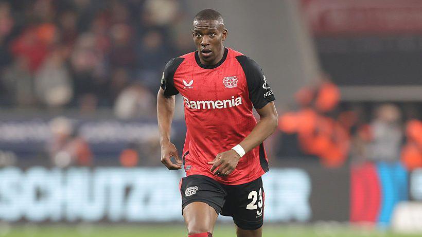 Sunderland Nears Record Transfer Spending with Mukiele Signing