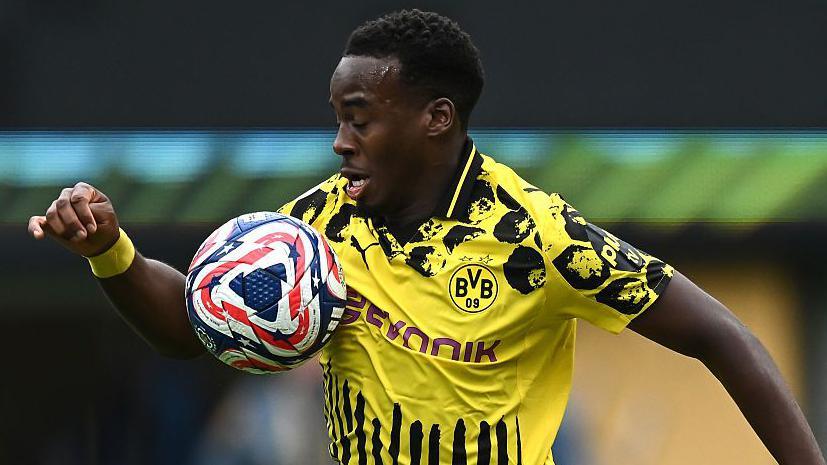 Chelsea Secures Jamie Gittens from Borussia Dortmund in Major Transfer Deal