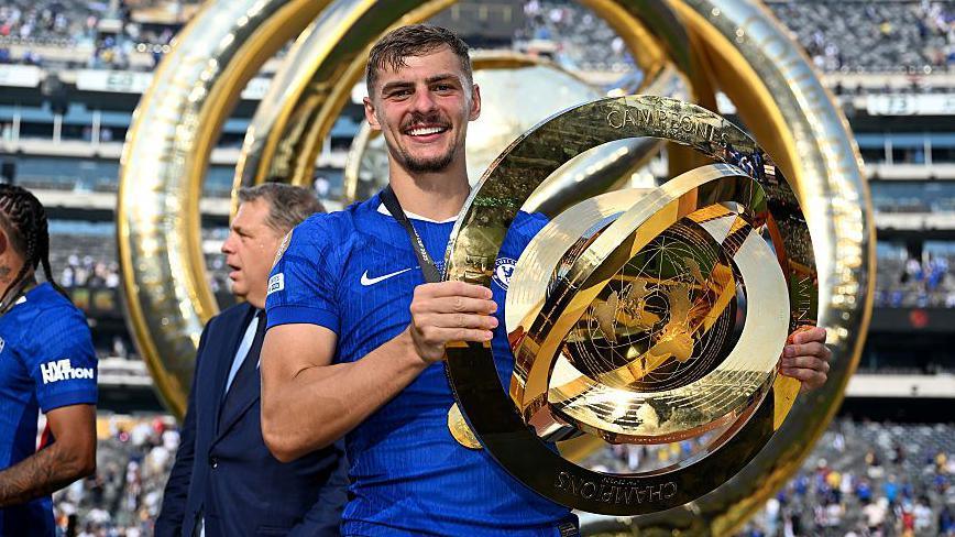 Everton Secures £28m Deal for Chelsea's Midfielder Kiernan Dewsbury-Hall