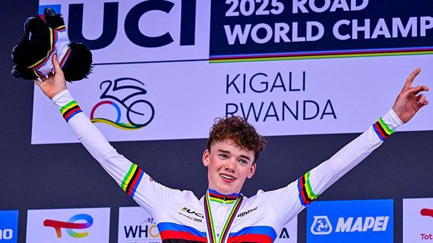 Thrilling Victory: Britain's Harry Hudson Claims Junior Road Race Crown at UCI World Championships as Cycling Honors Muriel Furrer