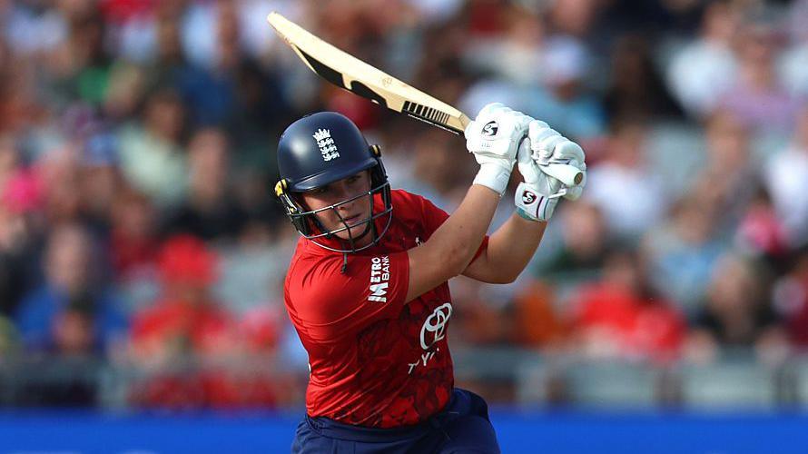 Alice Capsey: Chasing Greatness in Women's Cricket – The Quest to Become the World's Premier Batter