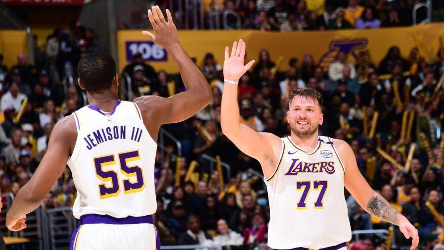 Luka Doncic Shines as Lakers Secure Sixth Consecutive Victory