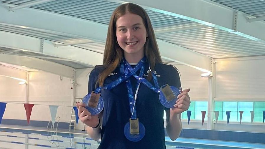 Rising Star Blythe Kinsman Sets Sights on 2028 Olympics After European Junior Swimming Triumph