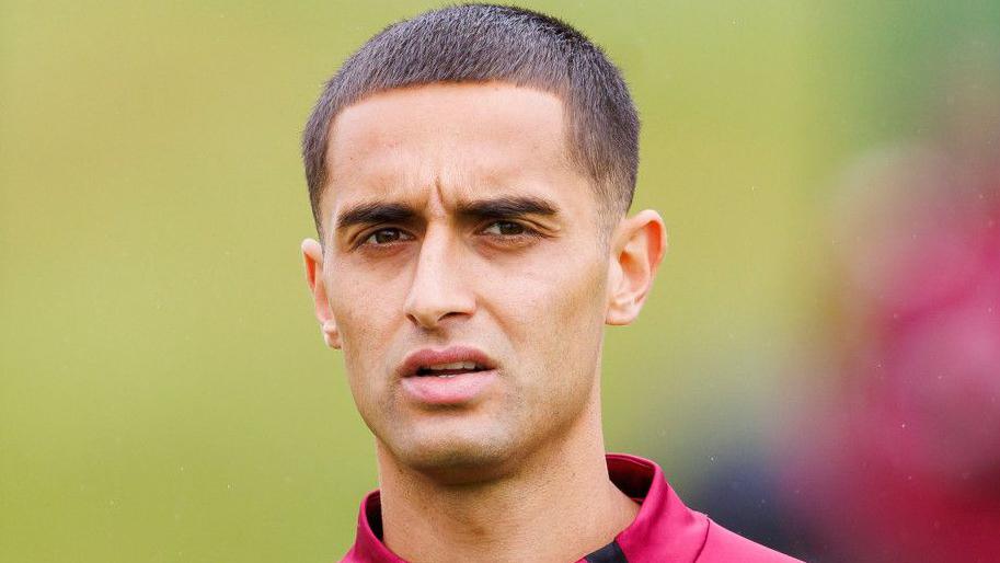 Yan Dhanda Seals Dundee Move After Relentless Pursuit from Former Teammate Simon Murray