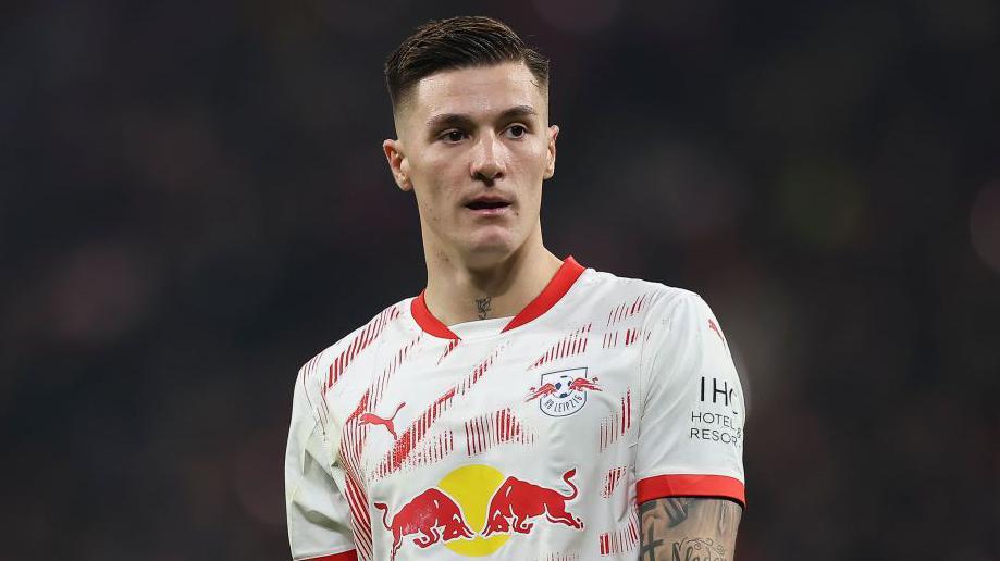 Newcastle United's Striker Strategy: Sesko in Focus Amid Isak Uncertainty