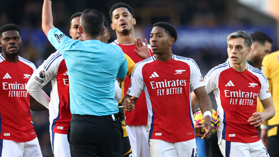 Controversial Red Card: Referees' Chief Webb Admits Decision Was Wrong in Arsenal vs Wolves Clash