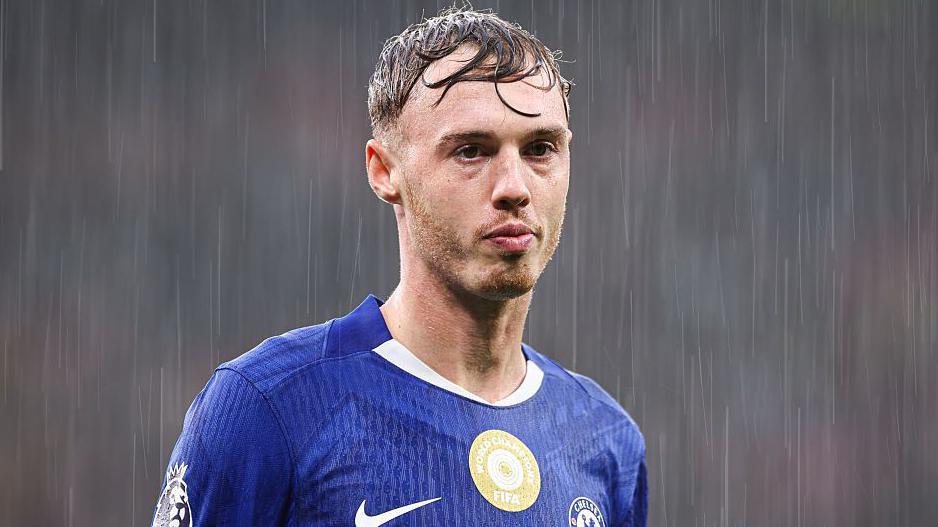 Chelsea's Cole Palmer Sidelined for Three Weeks Due to Groin Injury