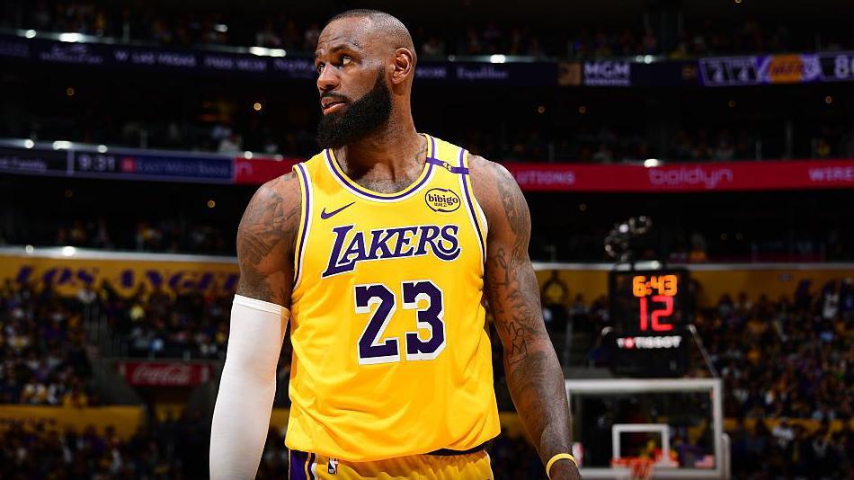 LeBron James Contemplates Future After Lakers' Early Playoff Exit