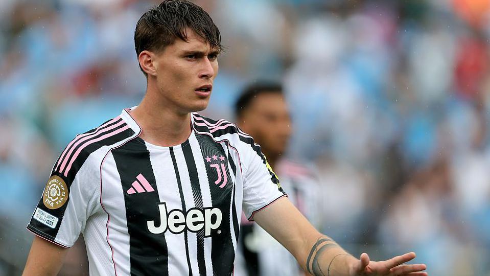 Nottingham Forest Secures Versatile Juventus Defender Nicolo Savona in a Major Transfer Deal
