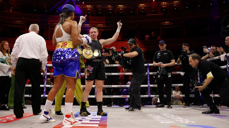 Lauren Price Dominates Natasha Jonas to Unify Welterweight Titles in Historic Boxing Showdown