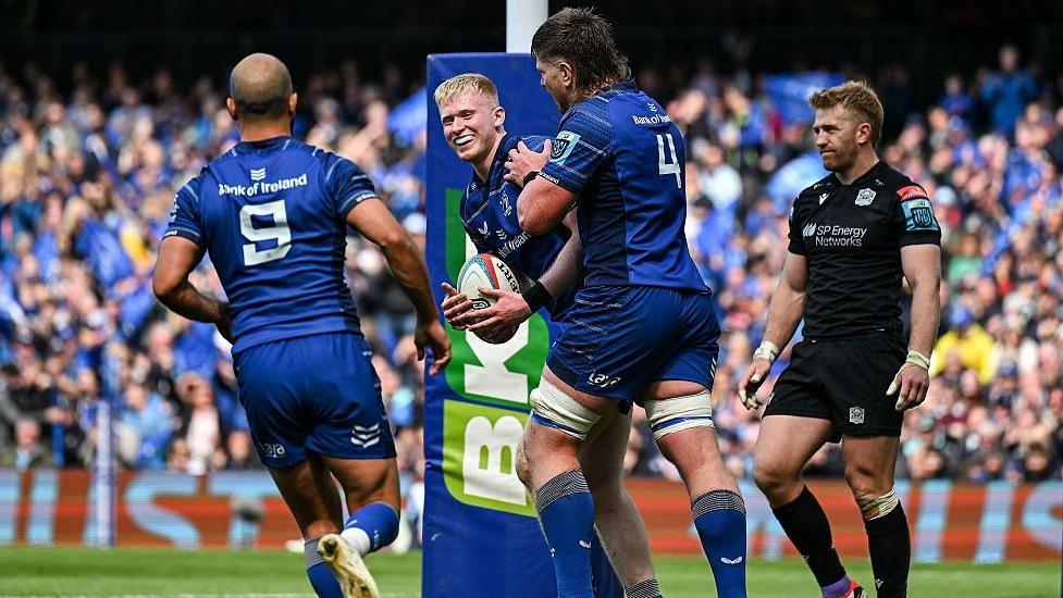 Leinster Dominates Glasgow to Secure URC Final Spot Against Bulls