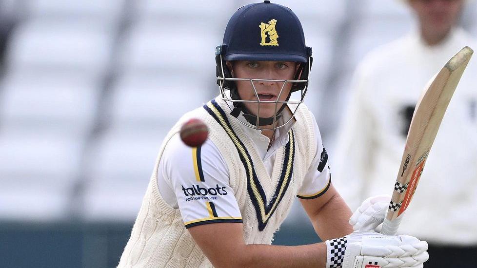 Kai Smith and Michael Booth Shine as Warwickshire Battles Durham in County Championship