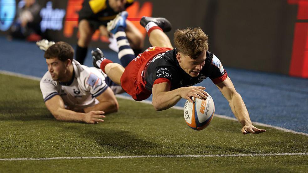 Ruthless Saracens Crush Bristol 50-17 to Claim Premiership Summit