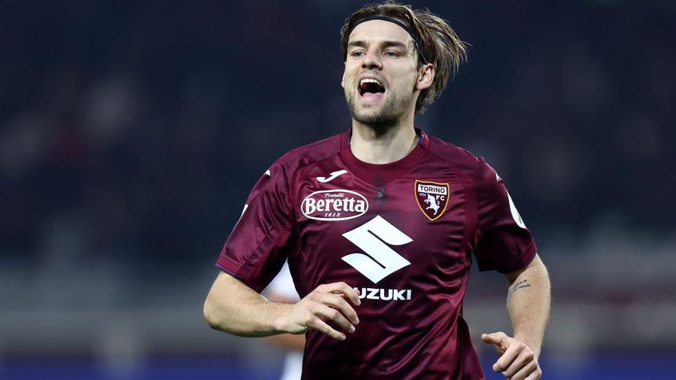 Crystal Palace Secures Croatian Star Borna Sosa to Boost European Campaign