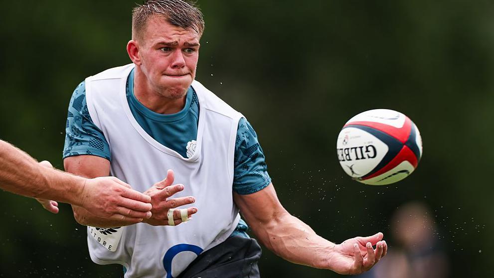 Rise of the Sharks: How Tom Roebuck's Breakthrough Fuels Joe Carpenter's England Test Debut Ambitions