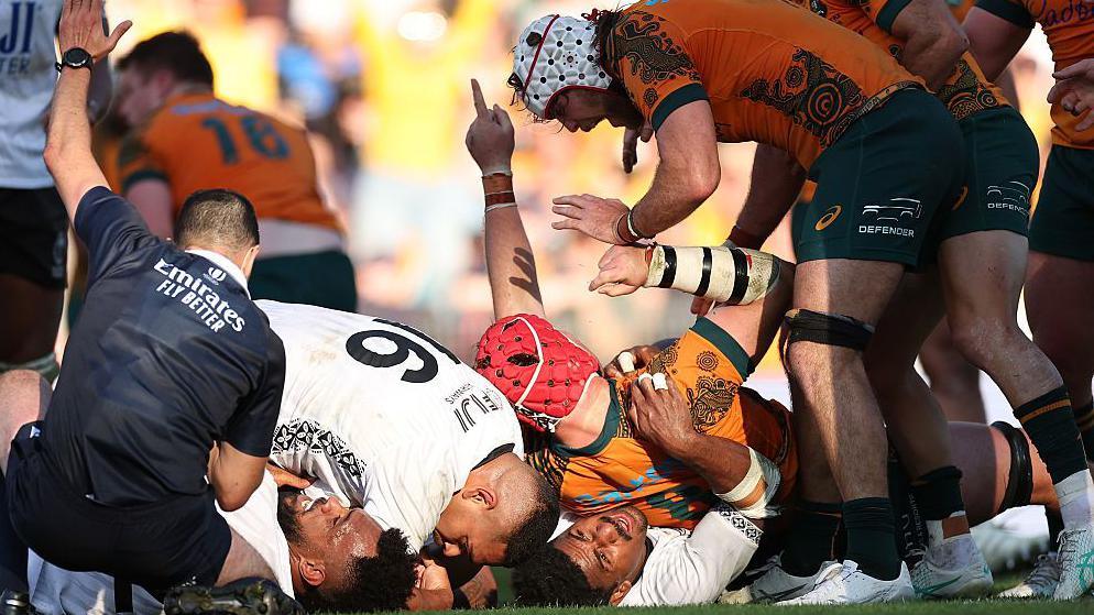 Last-Minute Heroics: Australia Edges Out Fiji in Thrilling Rugby Clash