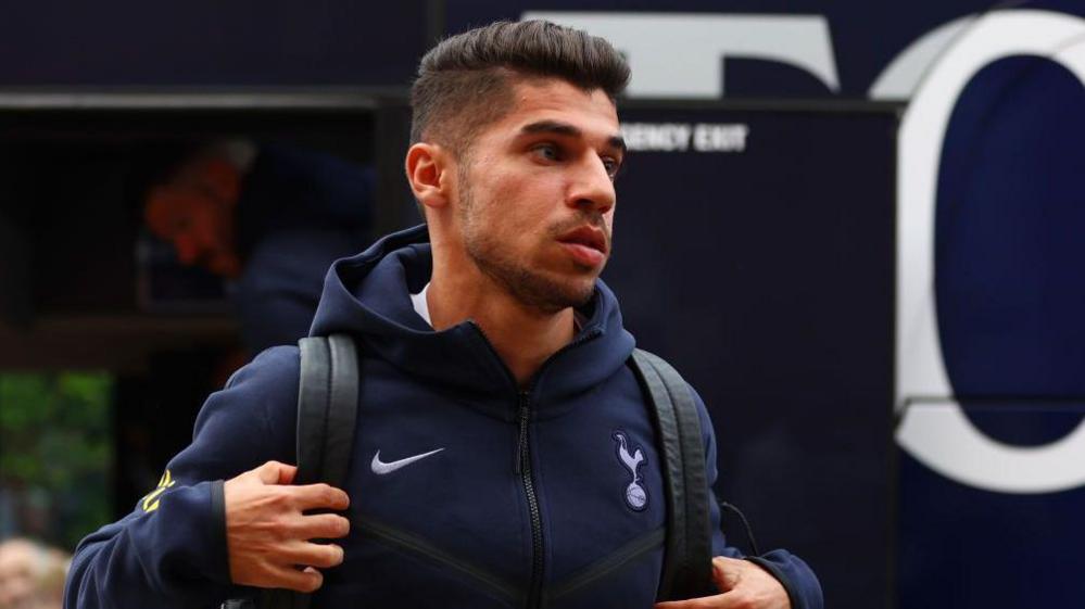 Tottenham Maintains Contact with Stranded Israeli Winger Manor Solomon Amid Middle East Conflict