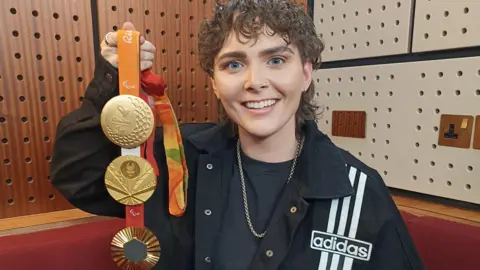 Lauren Rowles: From Paralympic Gold to Overcoming Personal Struggles