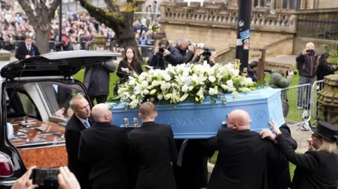 Manchester Bids Farewell to Boxing Legend Ricky Hatton: A Champion’s Final Journey